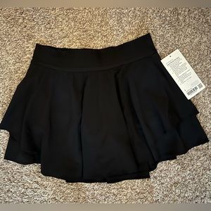 Lululemon court rival high skirt